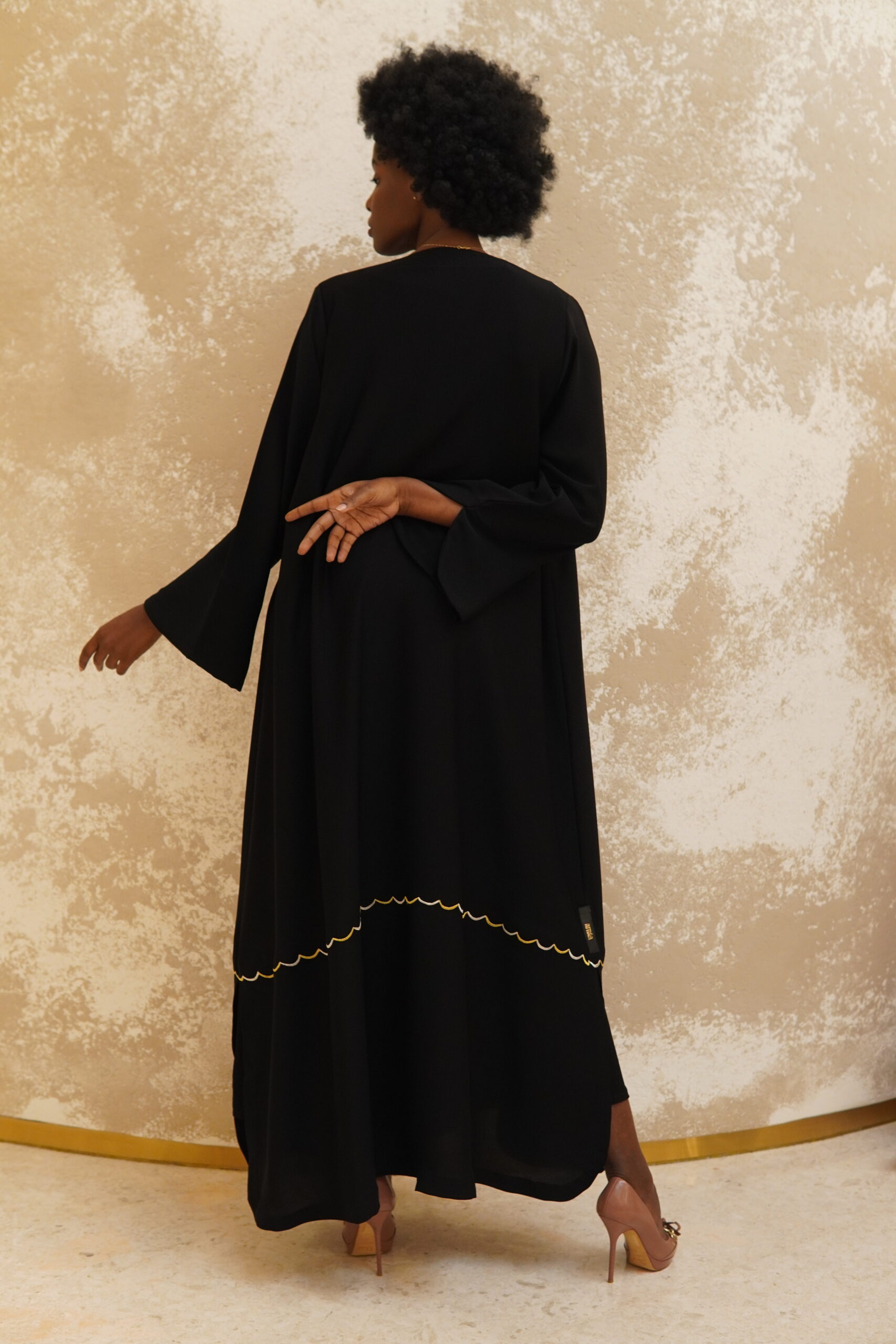 Abaya Black & Gold – Afraa Boutique