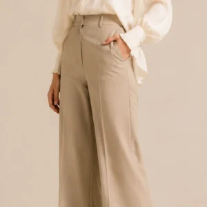 Ruffle Blouse w Bootcut Trouser